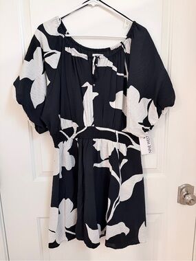 Nine West Black & White Floral Puff-Sleeve Mini Dress